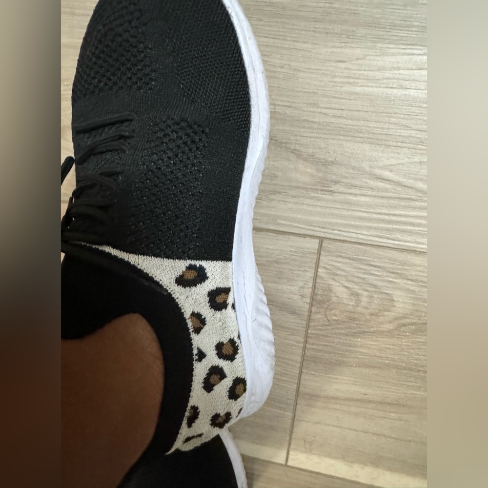 Leopard print tennis shoes